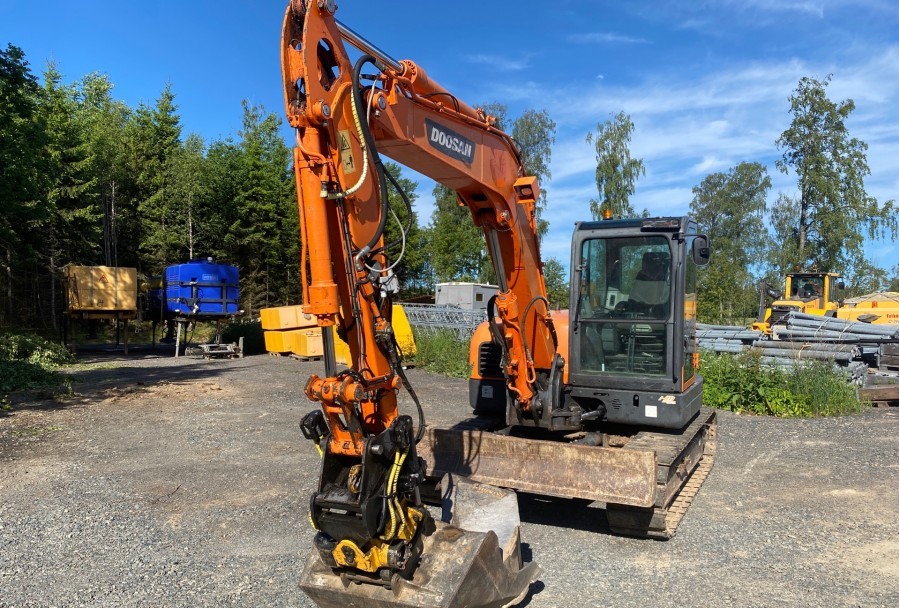 2011 Doosan DX80R - Image 4