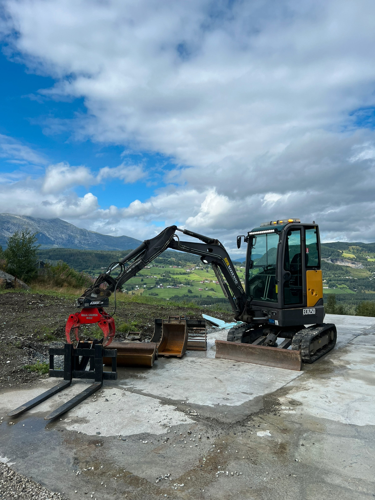 2016 Volvo ECR25D
