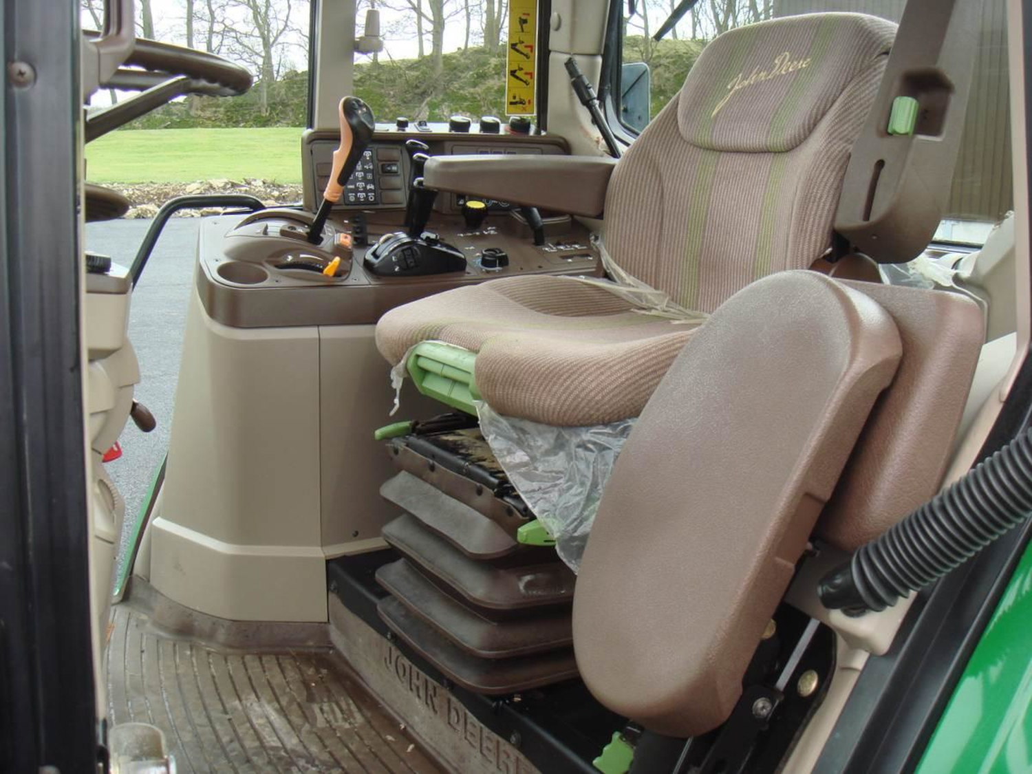 2006 John Deere 6520 Tractor - Image 8