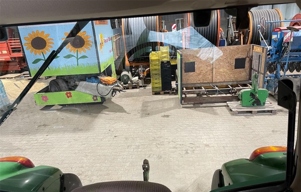 2006 John Deere 6520 Tractor - Image 10